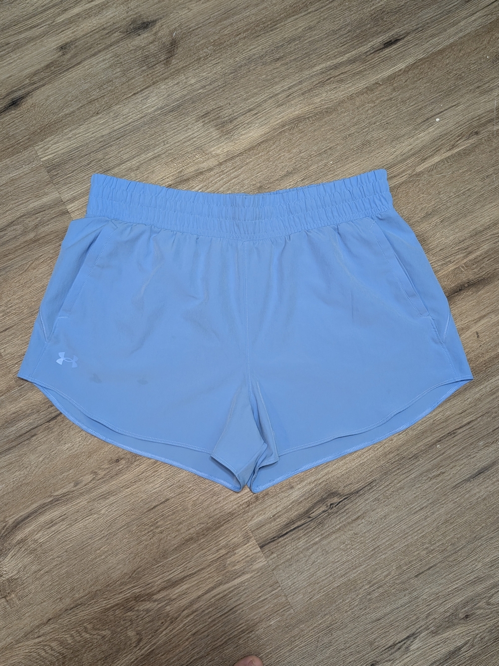 Under Armour Women’s XL Sky Blue Athletic Shorts W/ Side Pockets & Drawstring